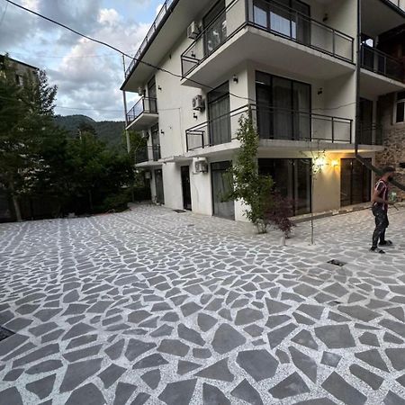 Borjomi Central Hotel Eksteriør billede