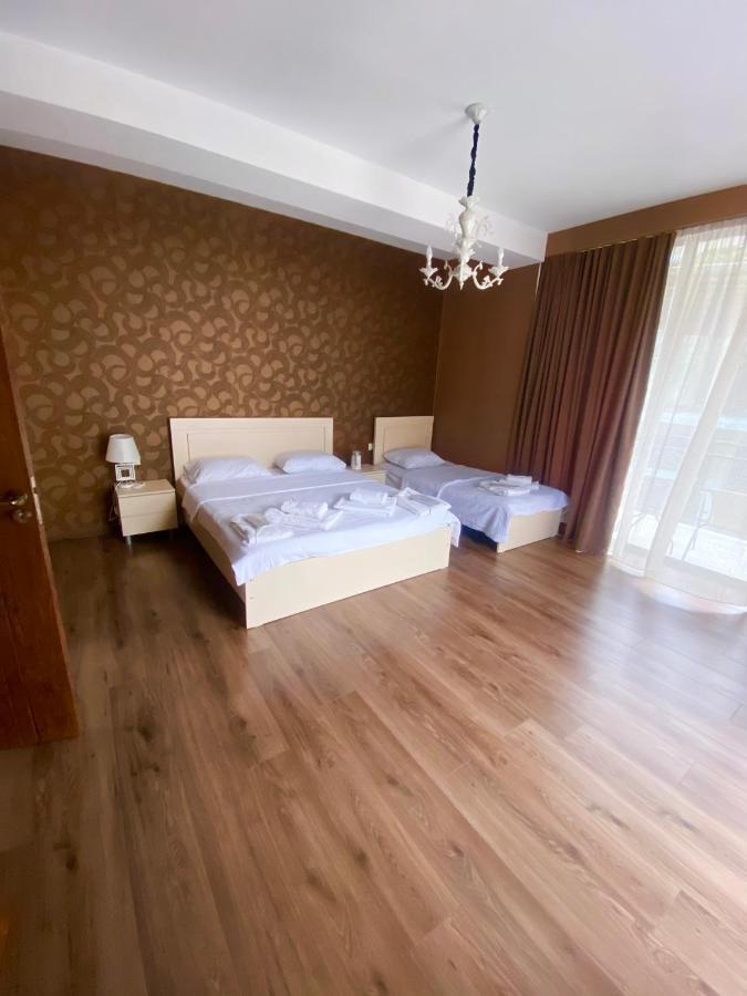 Borjomi Central Hotel Eksteriør billede