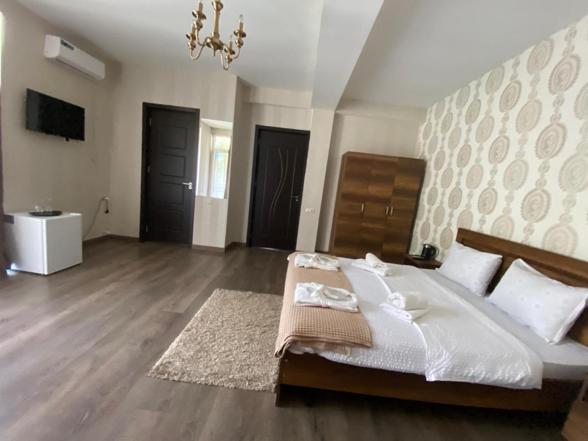 Borjomi Central Hotel Eksteriør billede