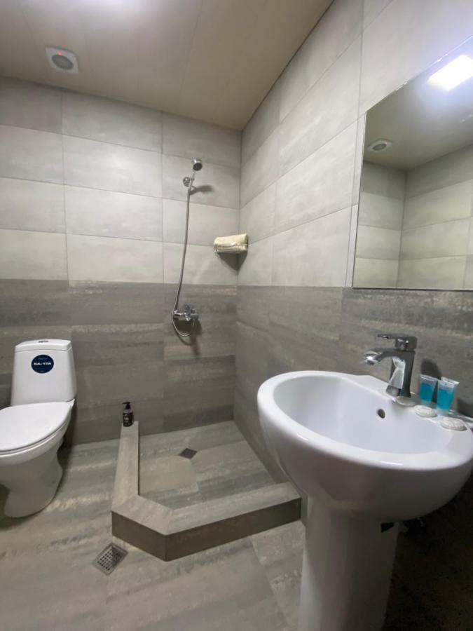 Borjomi Central Hotel Eksteriør billede