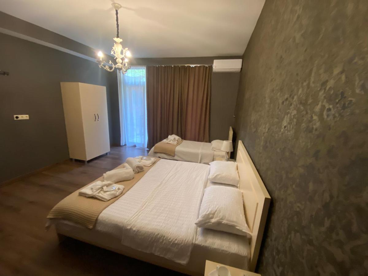 Borjomi Central Hotel Eksteriør billede