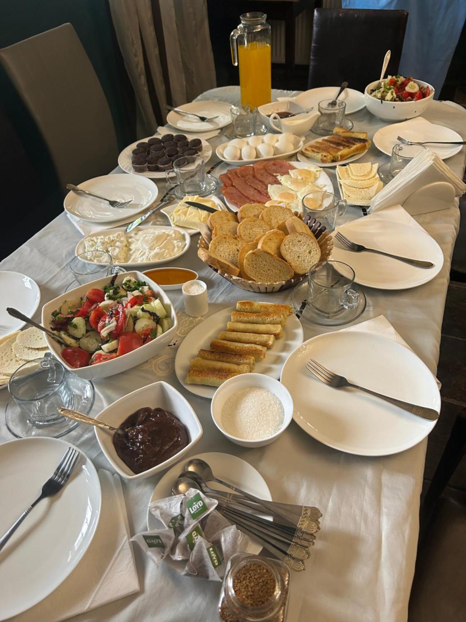 Borjomi Central Hotel Eksteriør billede